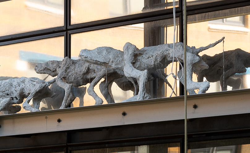 T.Léo - sculptures sur façade sud de la B.U. ©David VERNIER - Université Jean Moulin Lyon 3