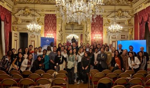 Soirée de Binômes de l'Association des Jeunes Ambassadeurs d’Auvergne-Rhône-Alpes, dans un salon de l'hôtel de Ville de Lyon