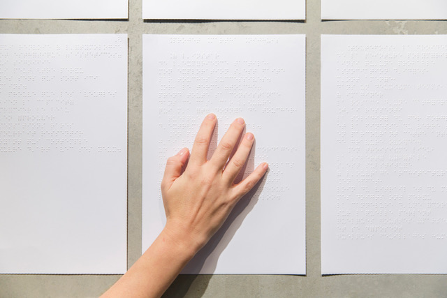 Marta NIJHUIS, La main voyante, Visions en braille, 2019 © Ilaria TRIOLO